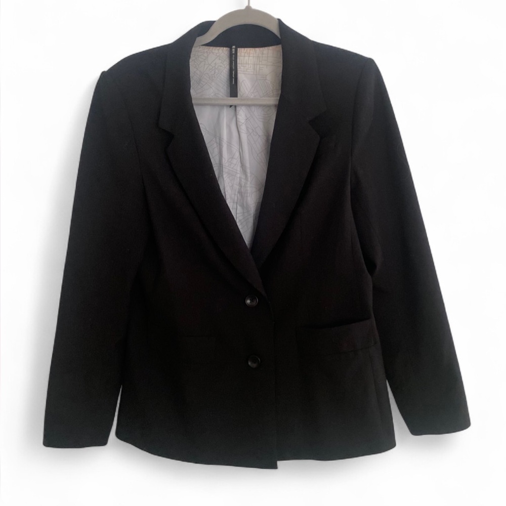TRAVEL APPAREL GETAWAY STYLE BLACK SUIT JACKET SIZE MEDIUM